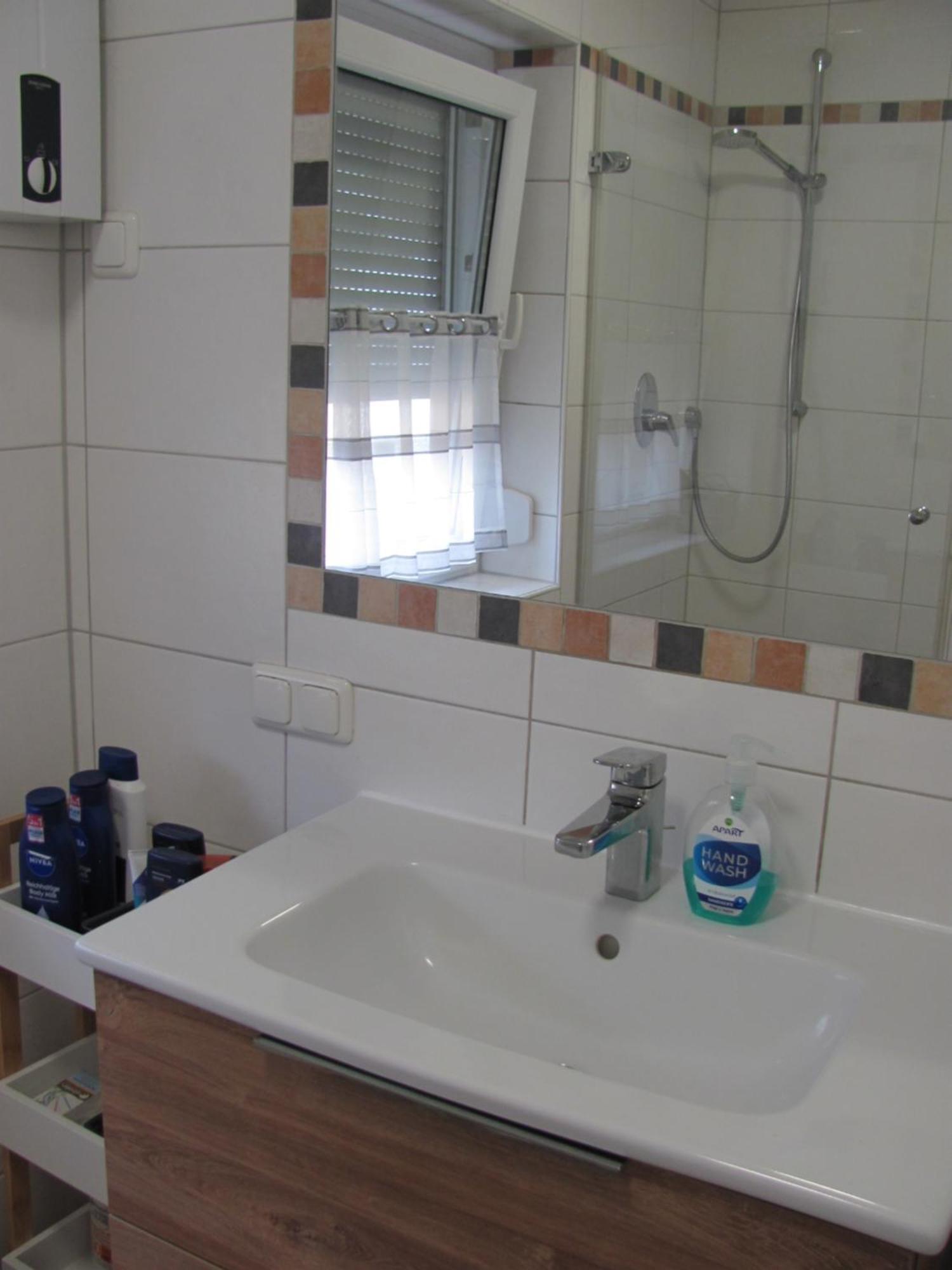 #3 Gemuetliches Ruhiges Zimmer Gartenblick, Gemeinschaftsbad W-Lan Airport Nah Gelegen Mit Late Night Check In Haus Nr 9,5 Trunkelsberg Buitenkant foto